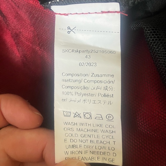 SHEIN (8-10) Red Asymmetrical Long Beaded Sleeveless Holiday Dress With Roses - Picture 4 of 4